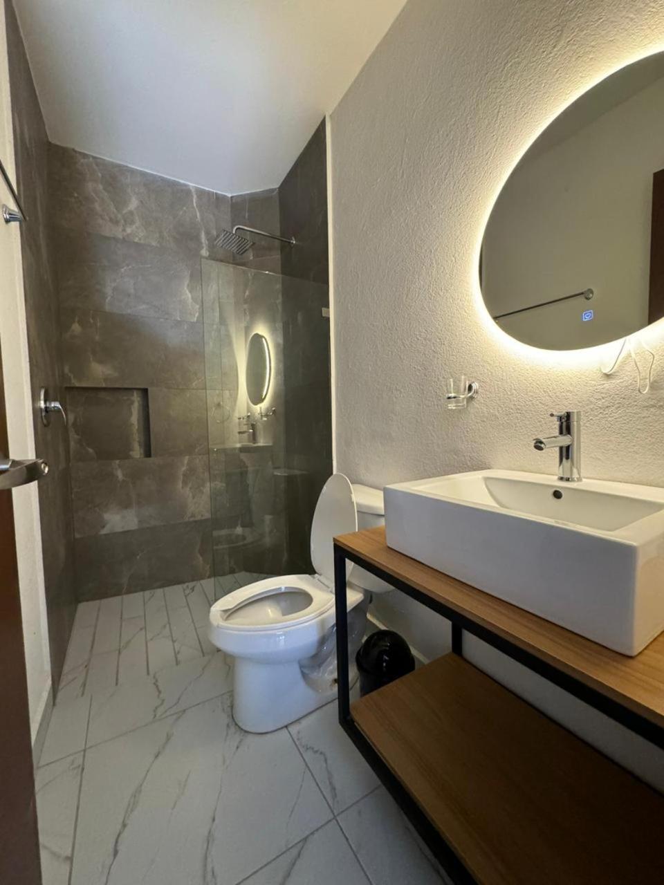 Vidrio Suites Col Americana Guadalajara Extérieur photo