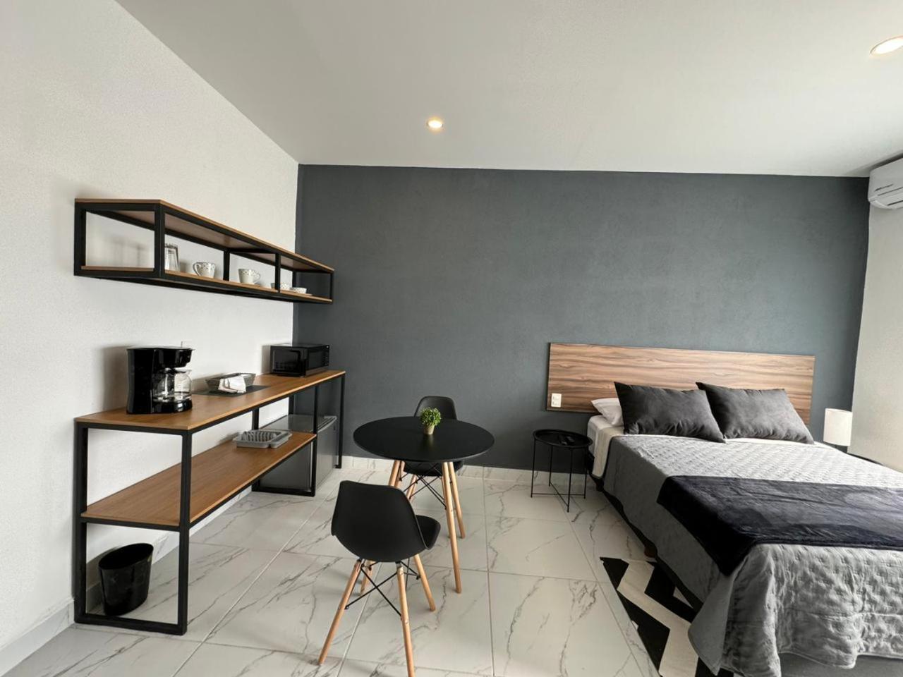 Vidrio Suites Col Americana Guadalajara Extérieur photo