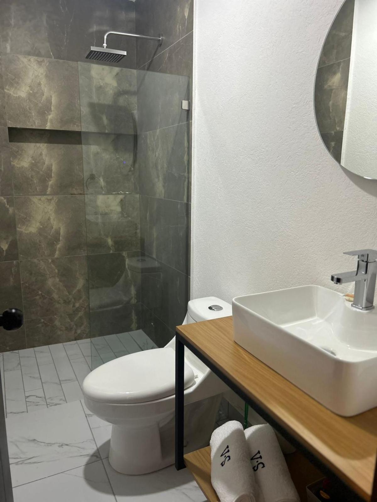 Vidrio Suites Col Americana Guadalajara Extérieur photo